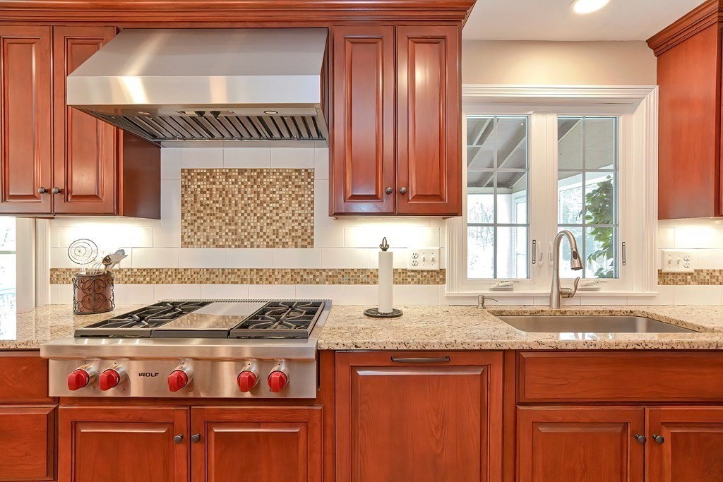 18 Oriole Road Medfield, MA 02052 - Photo 12 of 42 Gallery Image 12
