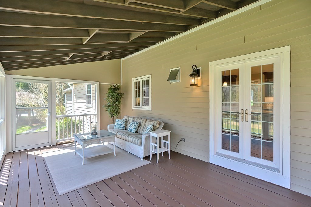 18 Oriole Road Medfield, MA 02052 - Photo 15 of 42 Gallery Image 15