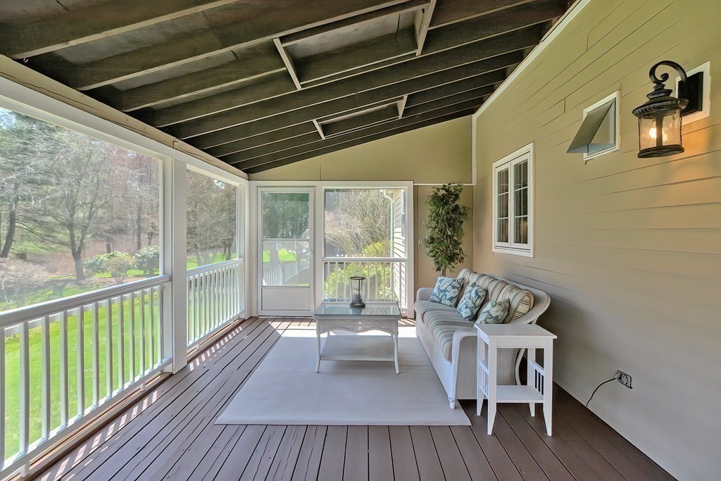 18 Oriole Road Medfield, MA 02052 - Photo 16 of 42 Gallery Image 16