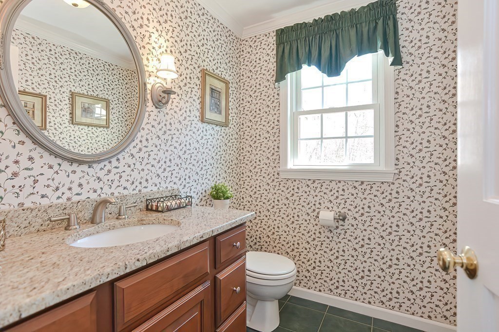 18 Oriole Road Medfield, MA 02052 - Photo 17 of 42 Gallery Image 17