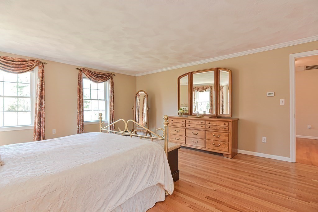 18 Oriole Road Medfield, MA 02052 - Photo 20 of 42 Gallery Image 20