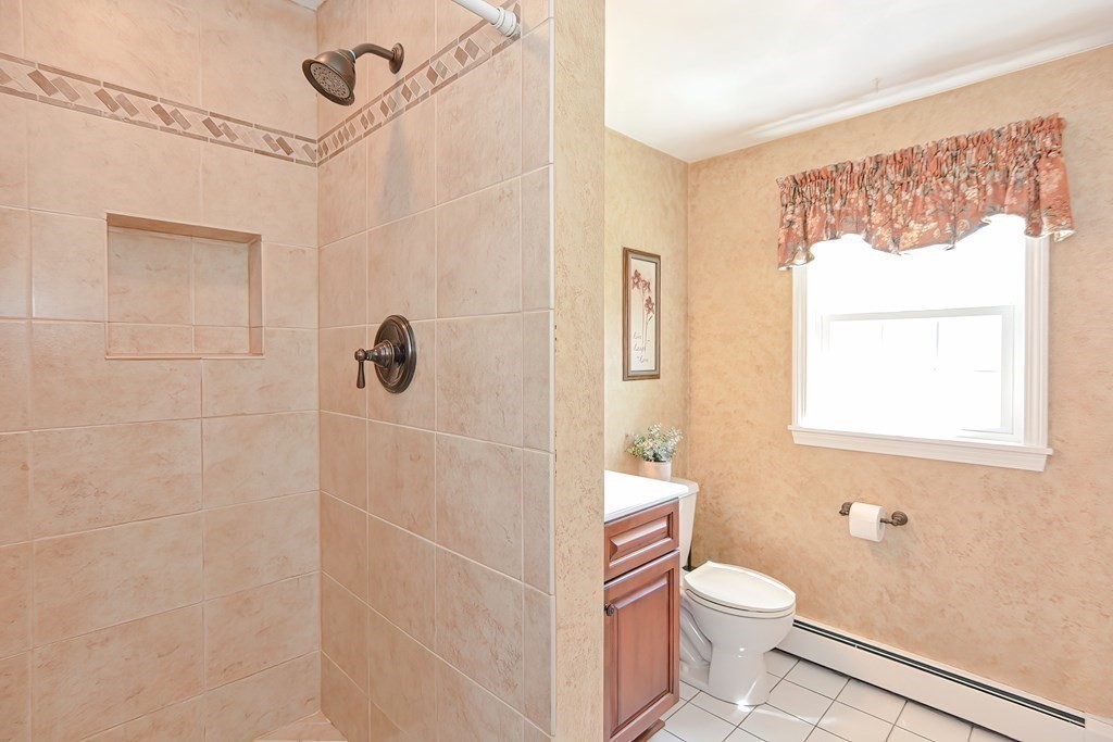 18 Oriole Road Medfield, MA 02052 - Photo 23 of 42 Gallery Image 23