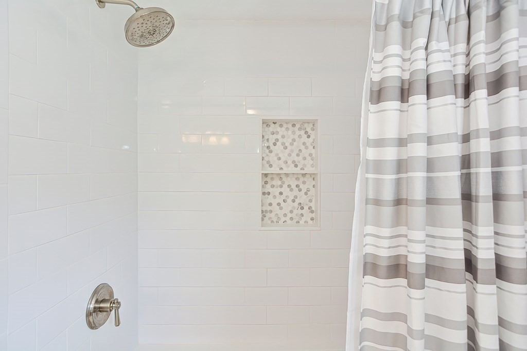 18 Oriole Road Medfield, MA 02052 - Photo 31 of 42 Gallery Image 31