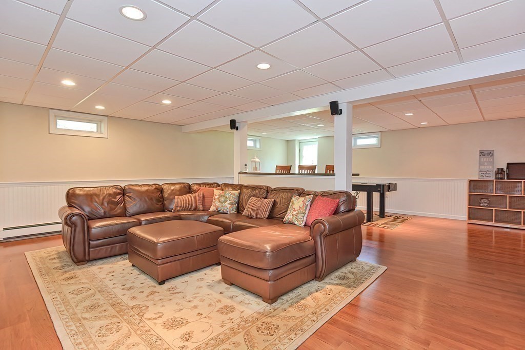 18 Oriole Road Medfield, MA 02052 - Photo 36 of 42 Gallery Image 36