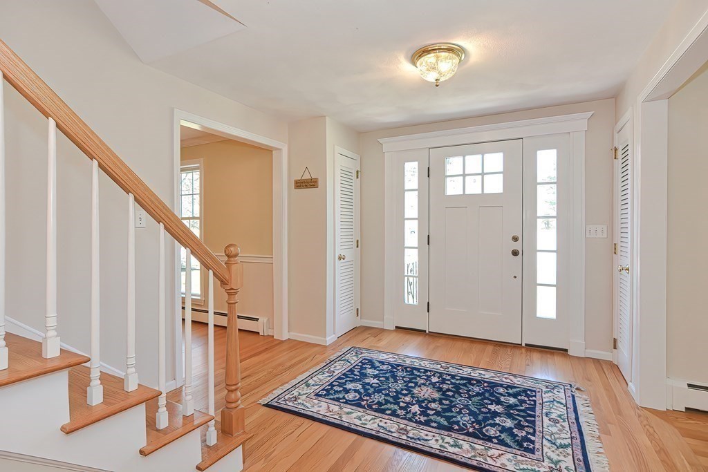 18 Oriole Road Medfield, MA 02052 - Photo 4 of 42 Gallery Image 4