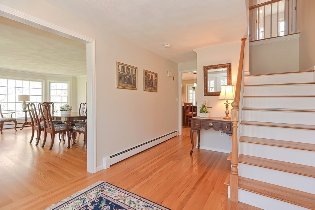 18 Oriole Road Medfield, MA 02052 - Photo 5 of 42 Gallery Image 5