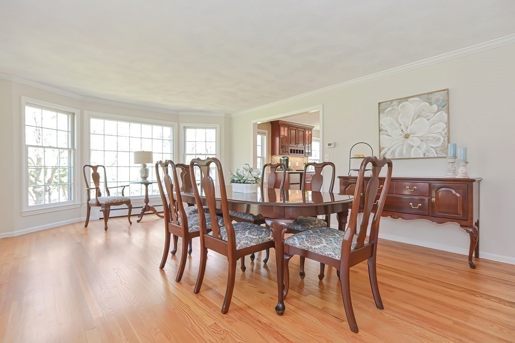 18 Oriole Road Medfield, MA 02052 - Photo 6 of 42 Gallery Image 6