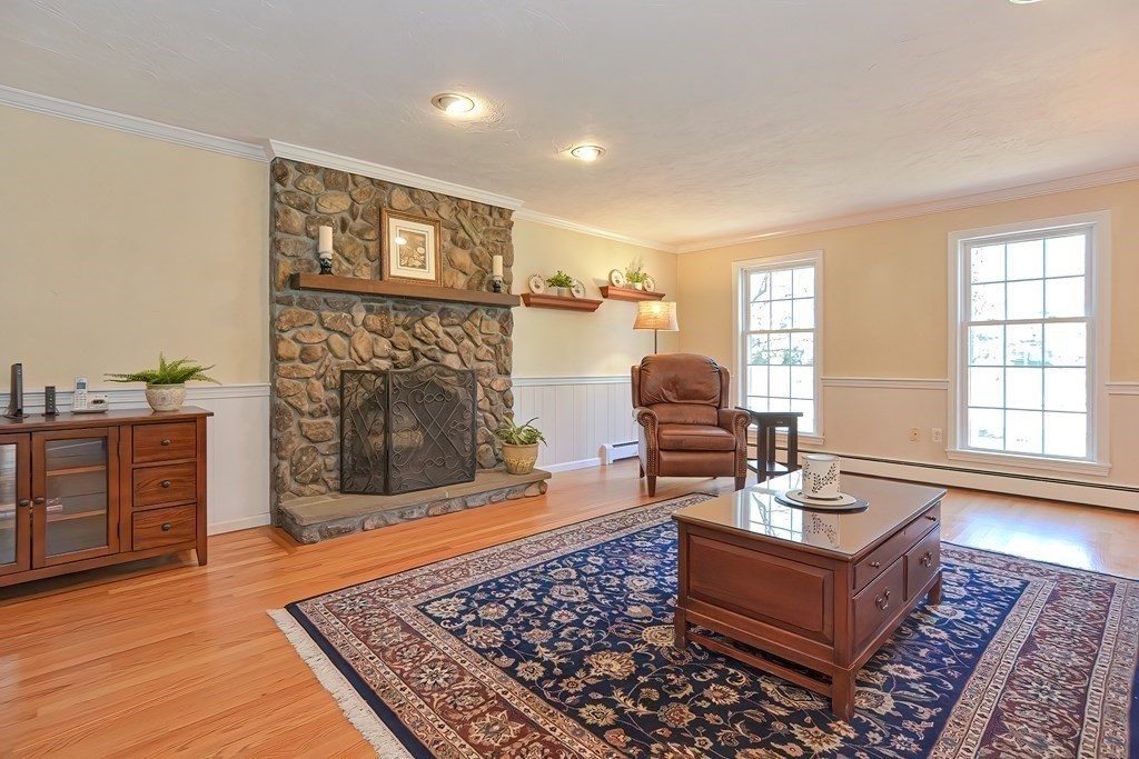 18 Oriole Road Medfield, MA 02052 - Photo 9 of 42 Gallery Image 9