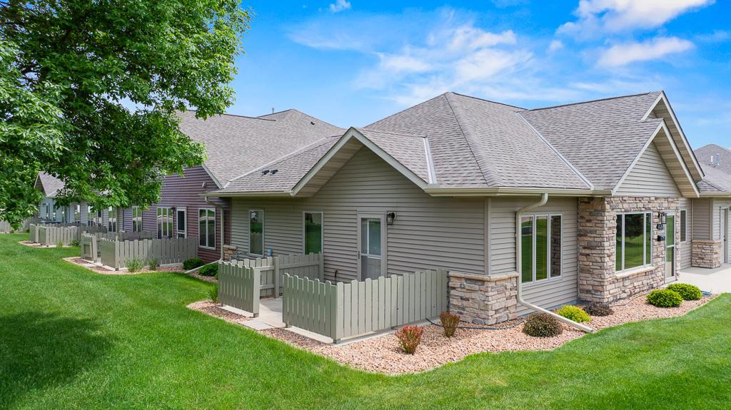 1626 Thunderbird Road Marshall, MN 56258 - Photo 11 of 38
