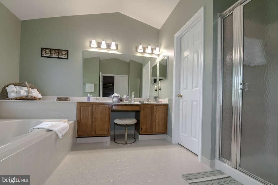 7612 Rustle Ridge Court Fairfax Station, VA 22039 - Photo 19 of 30 Bath (Master)