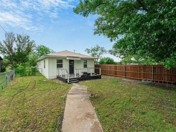 $1,850 | 421 South Interurban Street, Anna, TX 75409
