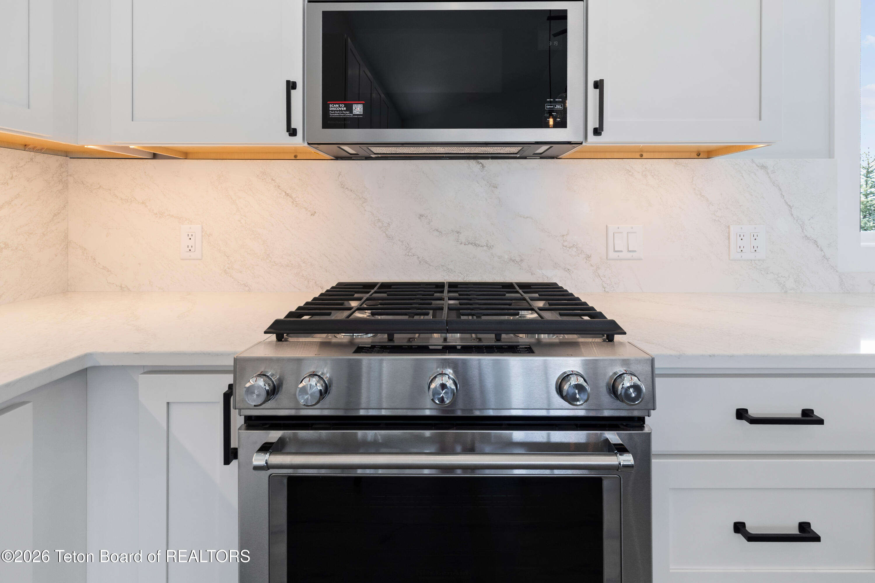 85 Columbine Street Alpine, WY 83128 - Photo 10 of 49 Kitchenaid Appliances