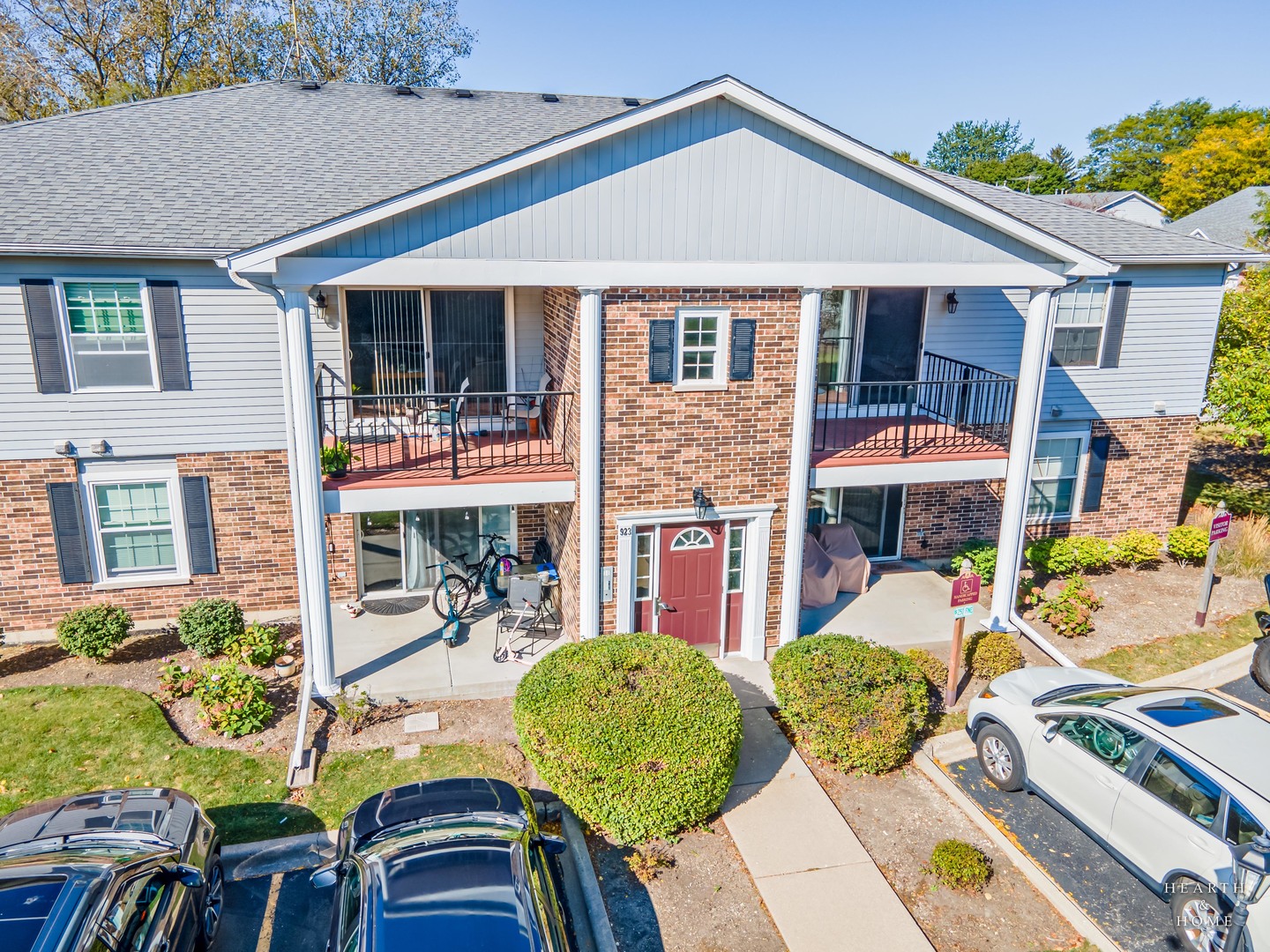 923 Golf Course Road, Unit 7 Crystal Lake, IL 60014 - Photo 1 of 16