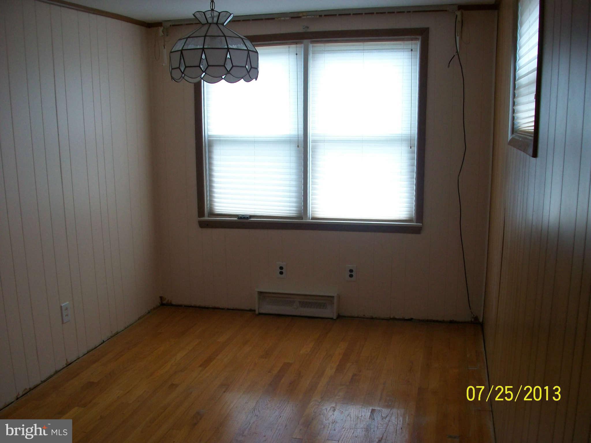 5481 Bucknell Road Baltimore, MD 21206 - Photo 4 of 9 Dining Room