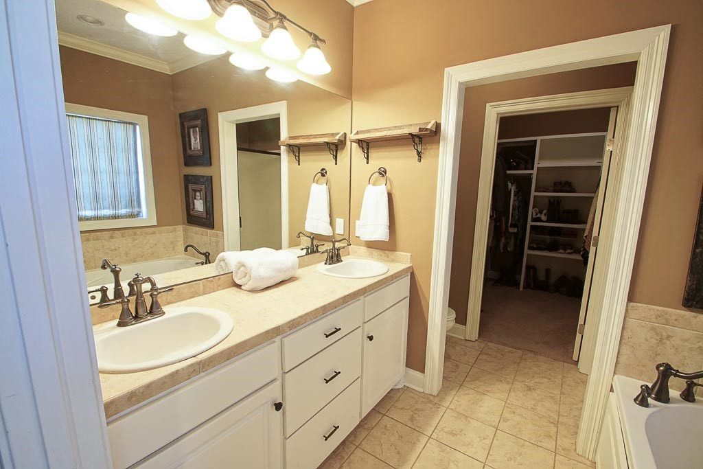 2042 East Ridge Circle Madison, MS 39110 - Photo 16 of 29 Photo 17