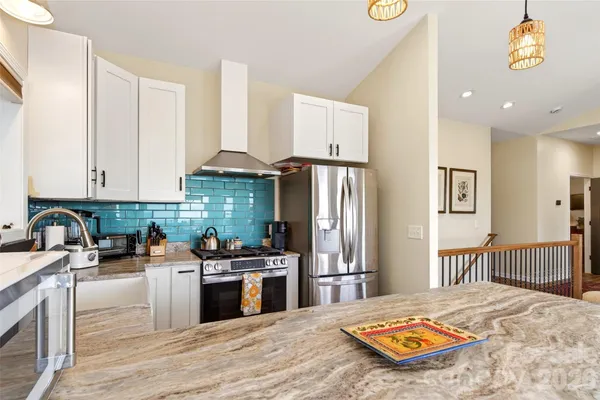 $789,000 | 155 Wrenlock Drive, Marion, NC 28752