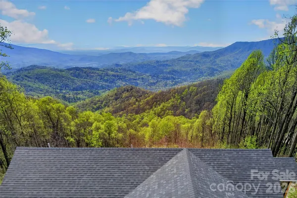 $789,000 | 155 Wrenlock Drive, Marion, NC 28752