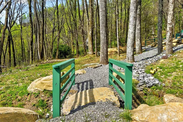 $789,000 | 155 Wrenlock Drive, Marion, NC 28752