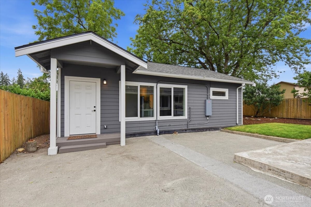 851 Pierce Avenue Northeast Renton, WA 98056 - Photo 19 of 36