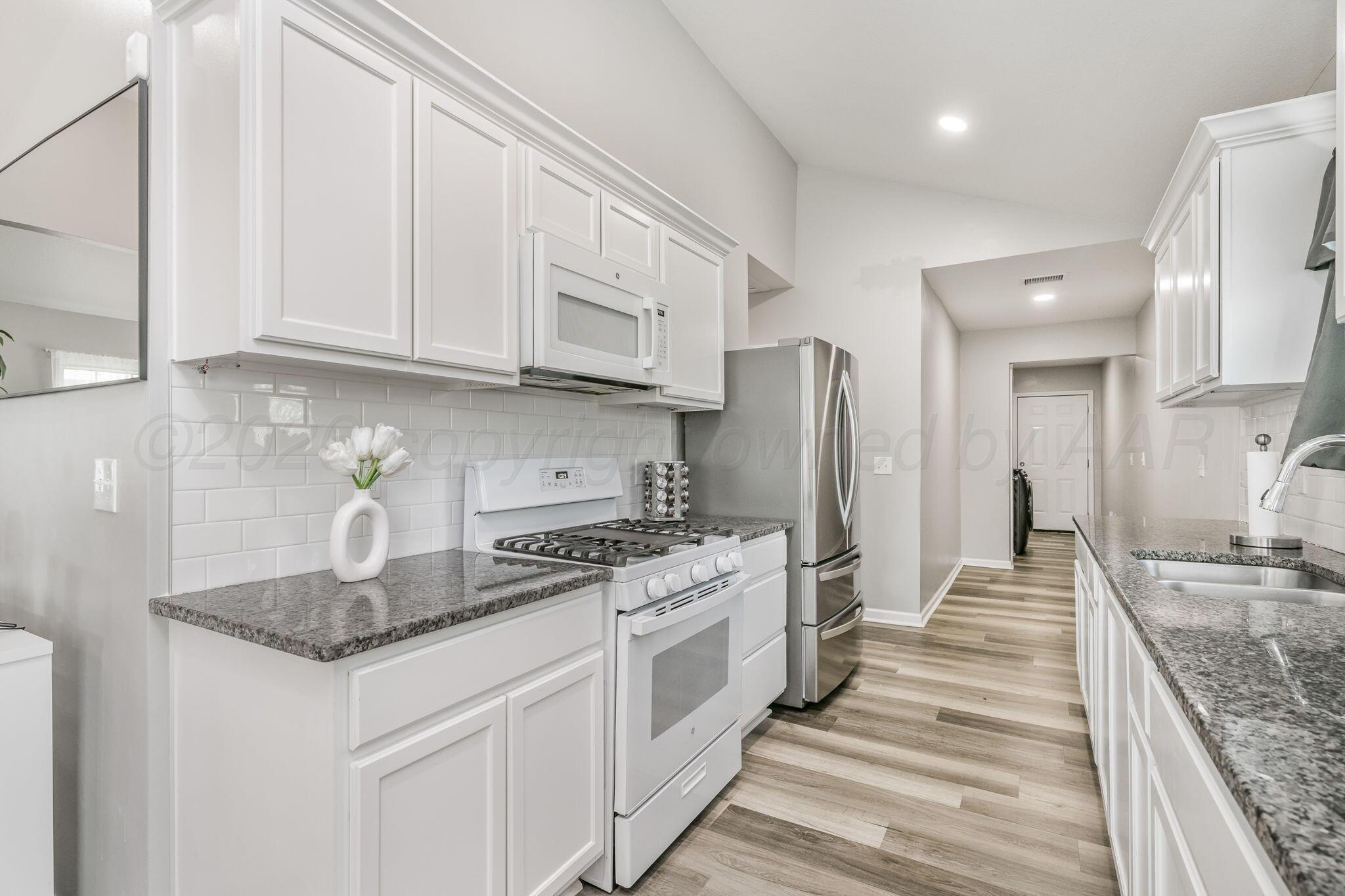 702 South Florida Street Amarillo, TX 79106 - Photo 9 of 19 Kitchen v2