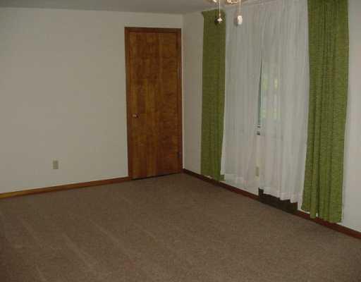 565 Beatty Road Monroeville, PA 15146 - Photo 5 of 8 Living Room.