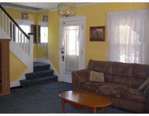 588 Morgantown Road Uniontown, PA 15401 - Photo 4 of 18 Living Room.