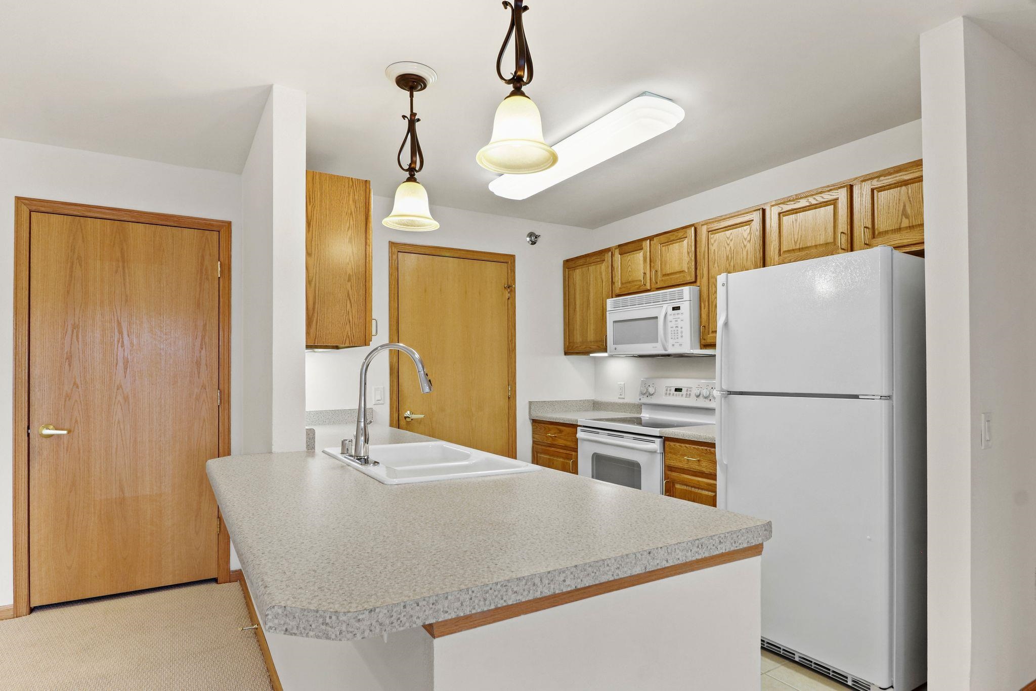6828 Parkside Circle Windsor, WI 53532 - Photo 18 of 46