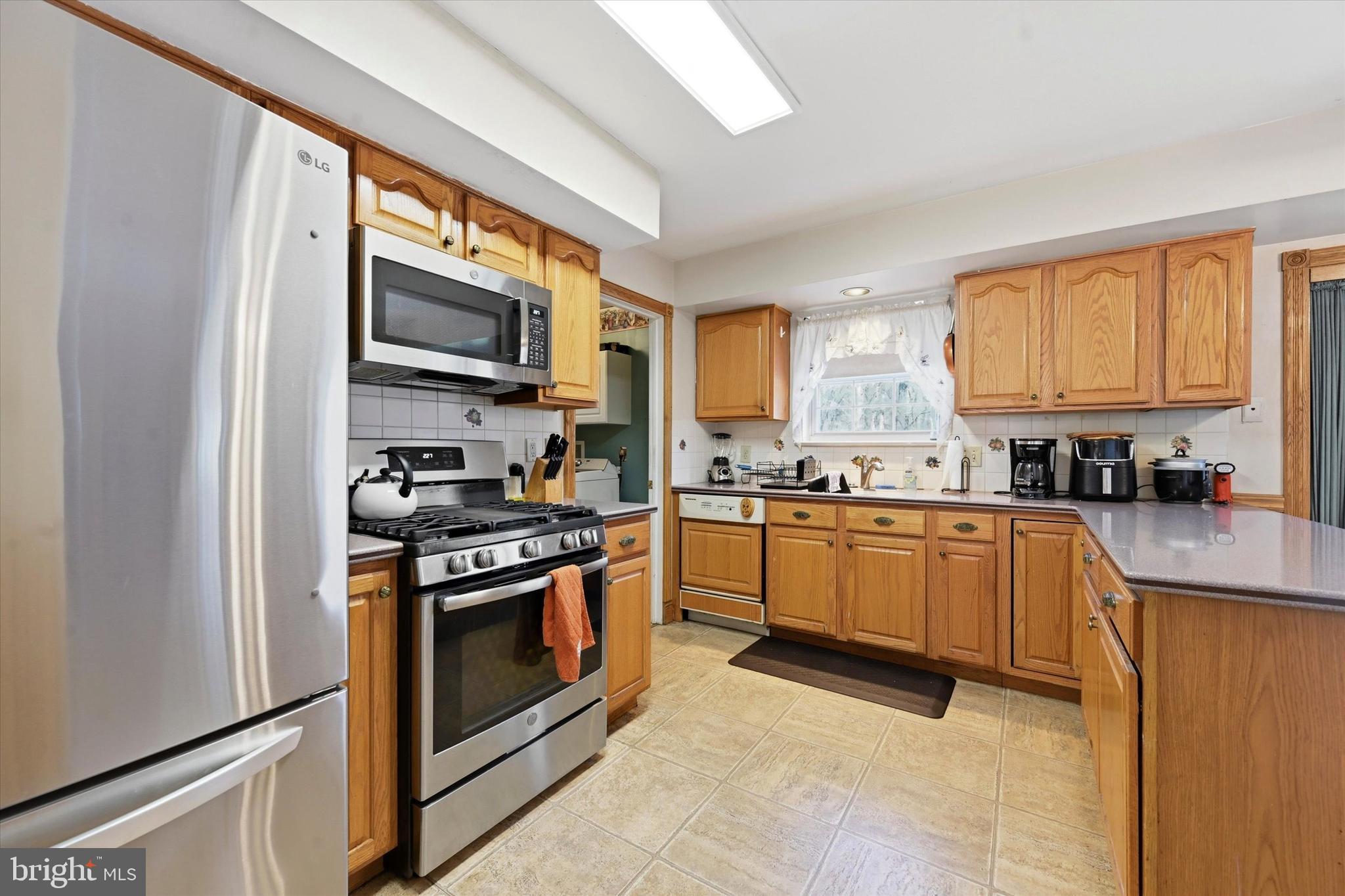 4305 Riders Lane Upper Chichester, PA 19061 - Photo 12 of 49 Kitchen