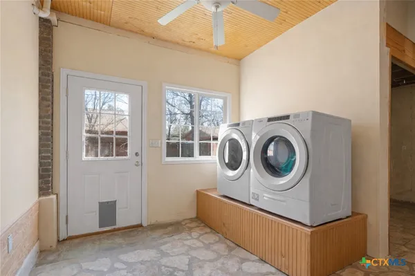 $325,000 | 1543 West Clark Street, Bartlett, TX 76511