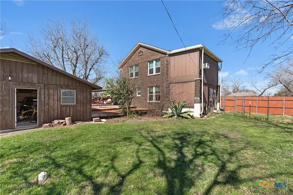$325,000 | 1543 West Clark Street, Bartlett, TX 76511