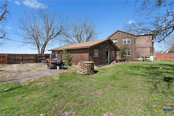 $325,000 | 1543 West Clark Street, Bartlett, TX 76511