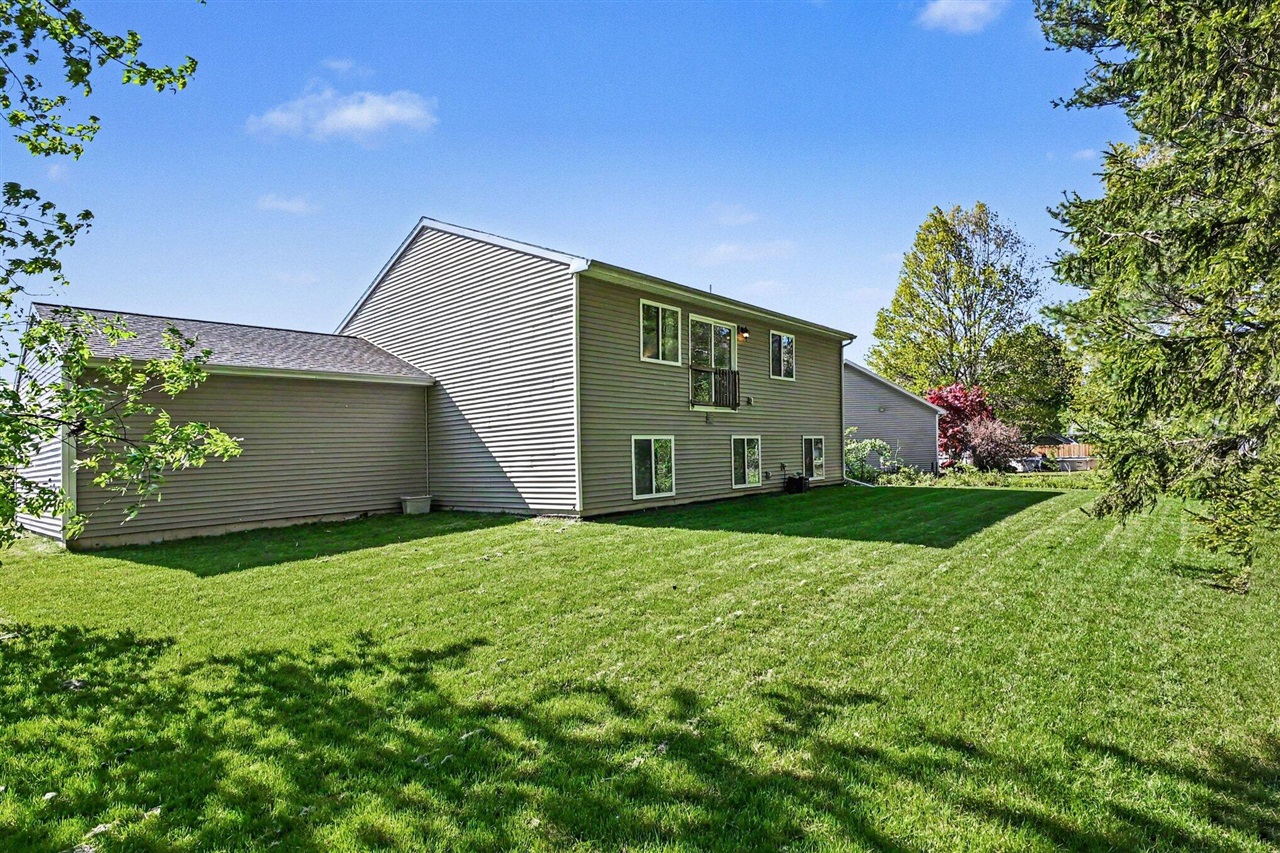 10291 Oakbrook Road Bridgman, MI 49106 - Photo 23 of 28