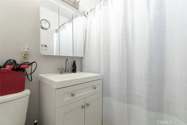 $1,499,950 | 6923 Ben Avenue, North Hollywood, CA 91605