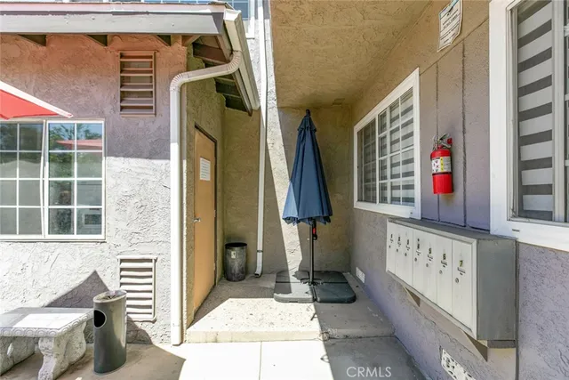 $1,499,950 | 6923 Ben Avenue, North Hollywood, CA 91605