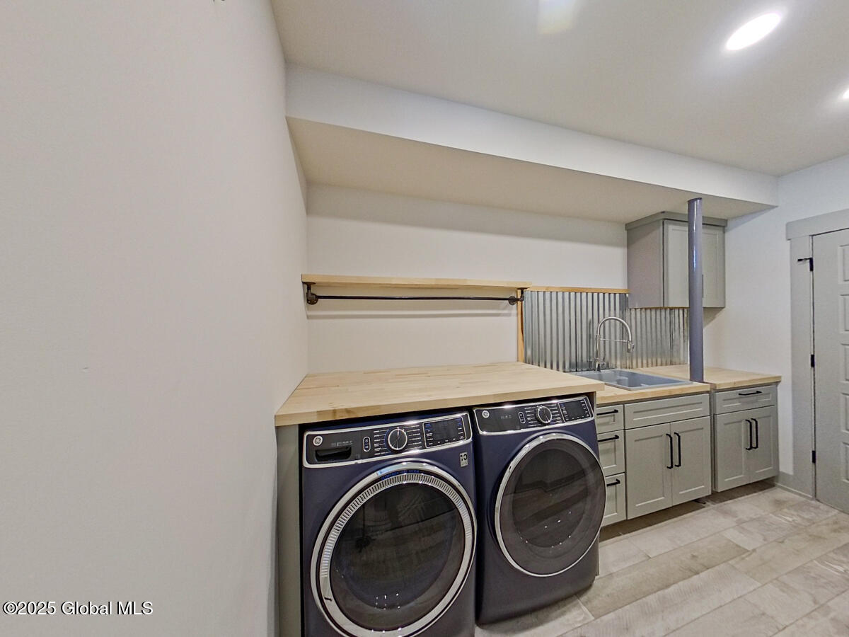 22 Burnham Road Wilton, NY 12831 - Photo 49 of 70 Laundry Room