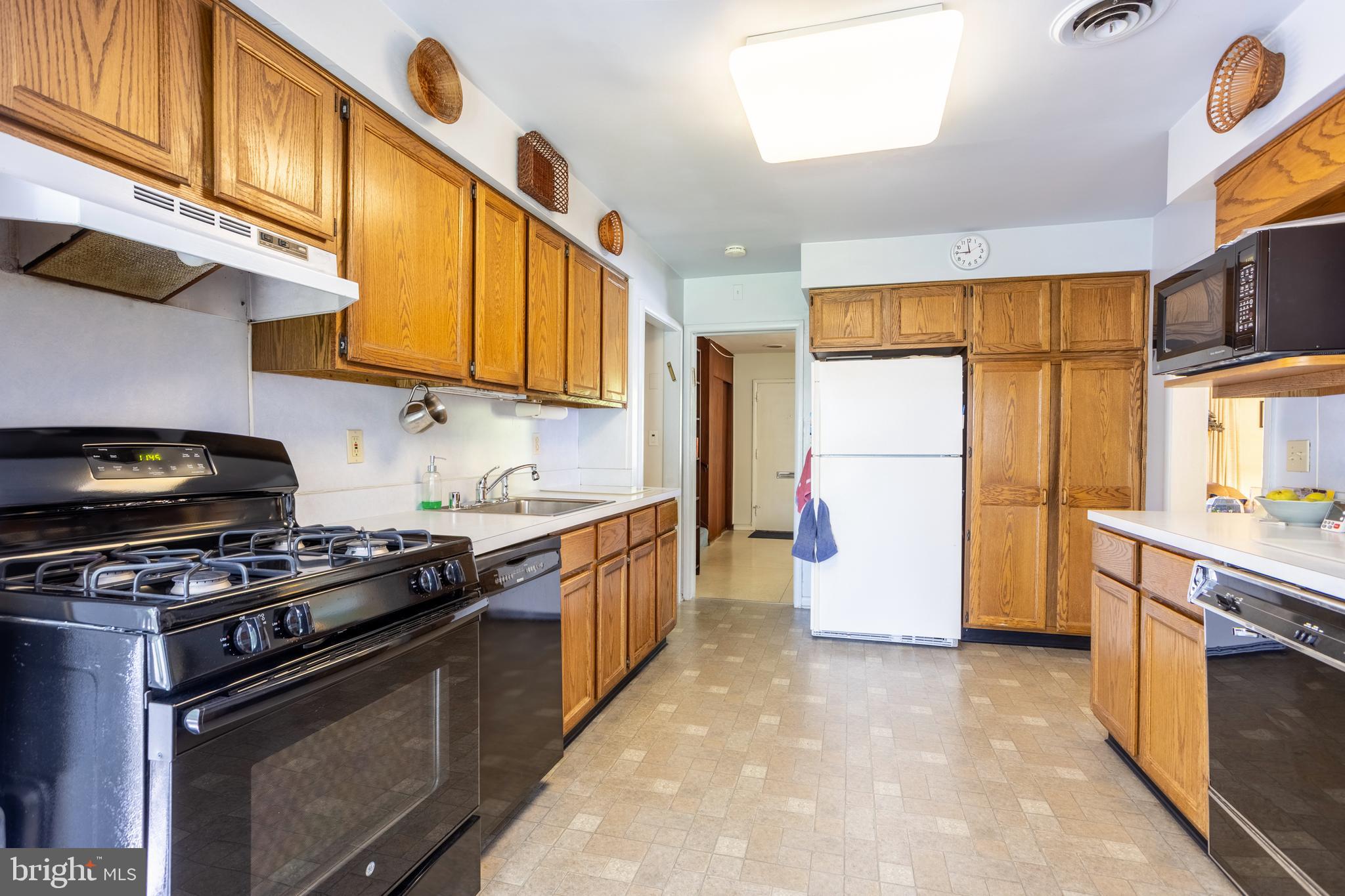 6609 Amleigh Road Baltimore, MD 21209 - Photo 19 of 44