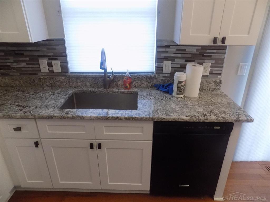41825 Mitchell Road Novi, MI 48377 - Photo 12 of 20 50137698-7e1a919c-89a9-426c-84fa-8fd3a9090d01.JPG