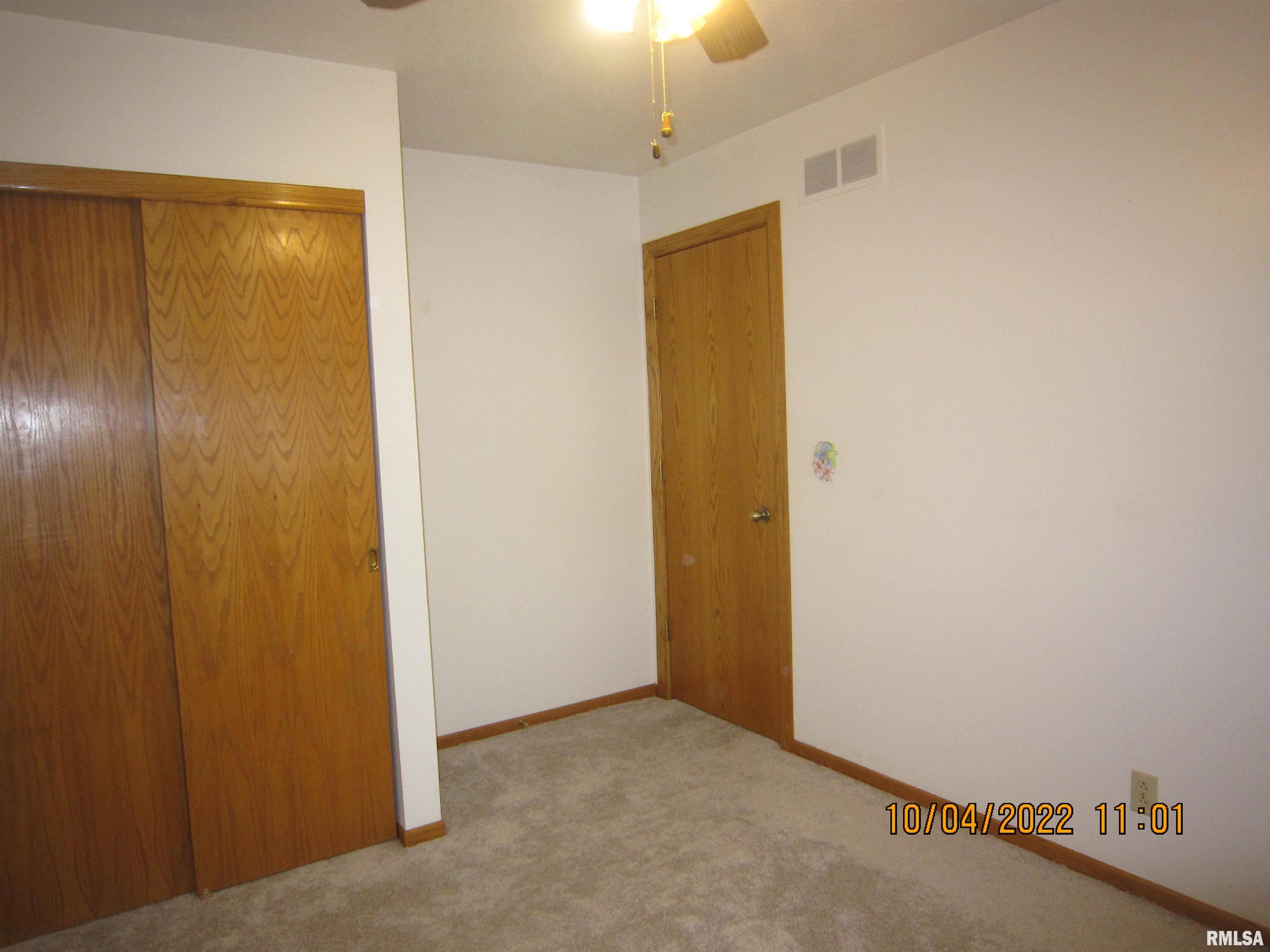 8119 10th Street West Rock Island, IL 61201 - Photo 12 of 47