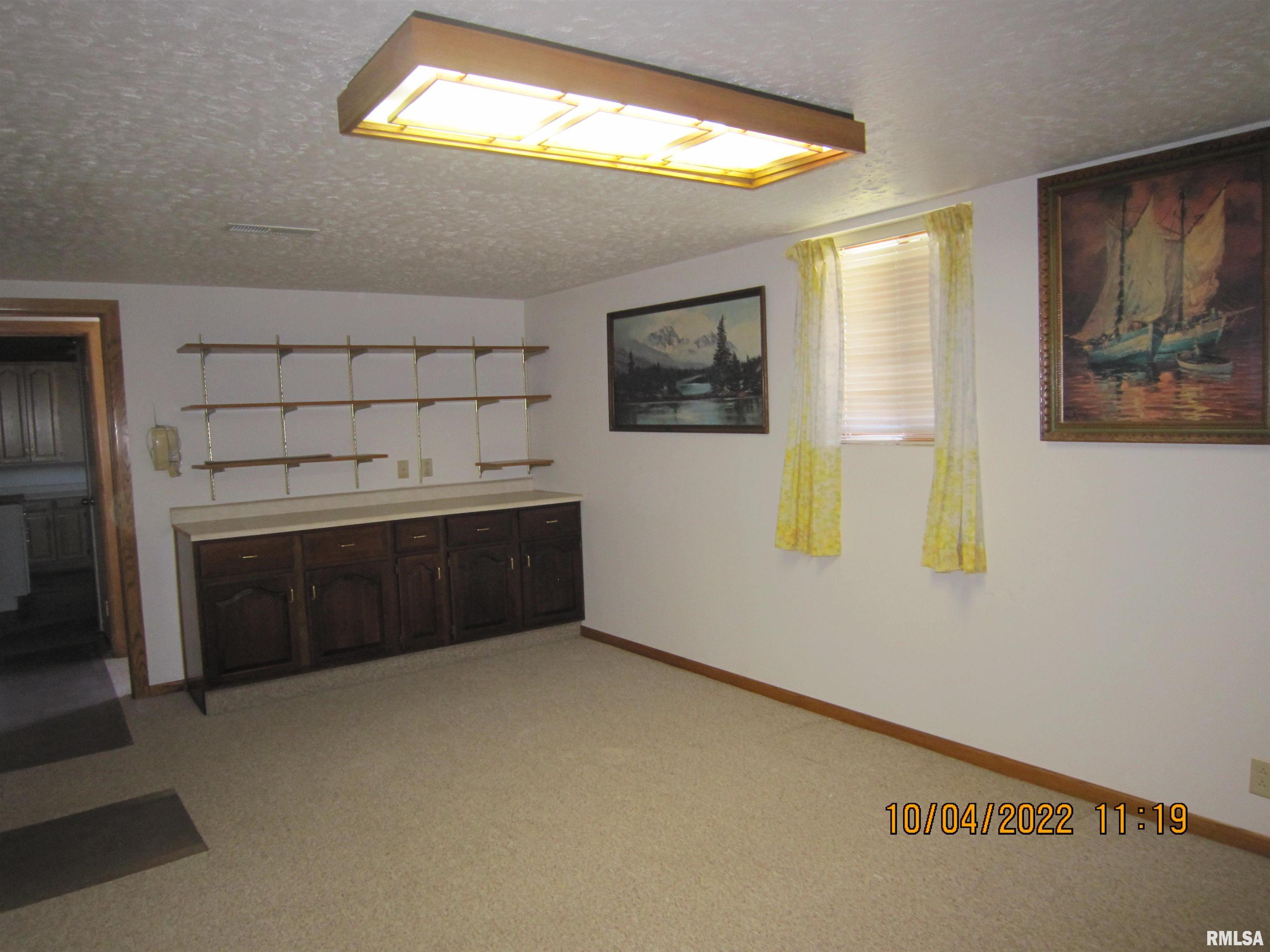 8119 10th Street West Rock Island, IL 61201 - Photo 17 of 47