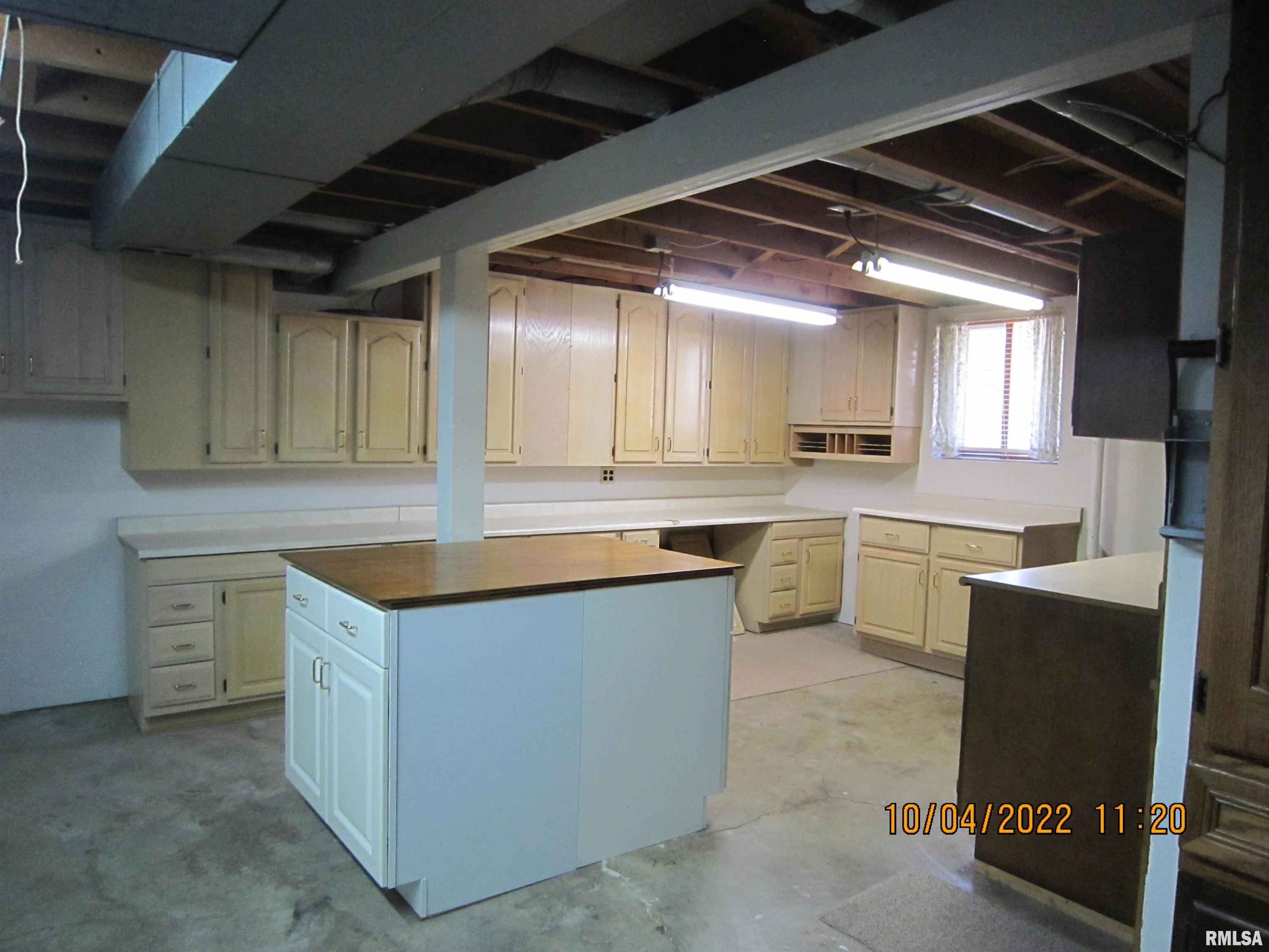 8119 10th Street West Rock Island, IL 61201 - Photo 18 of 47