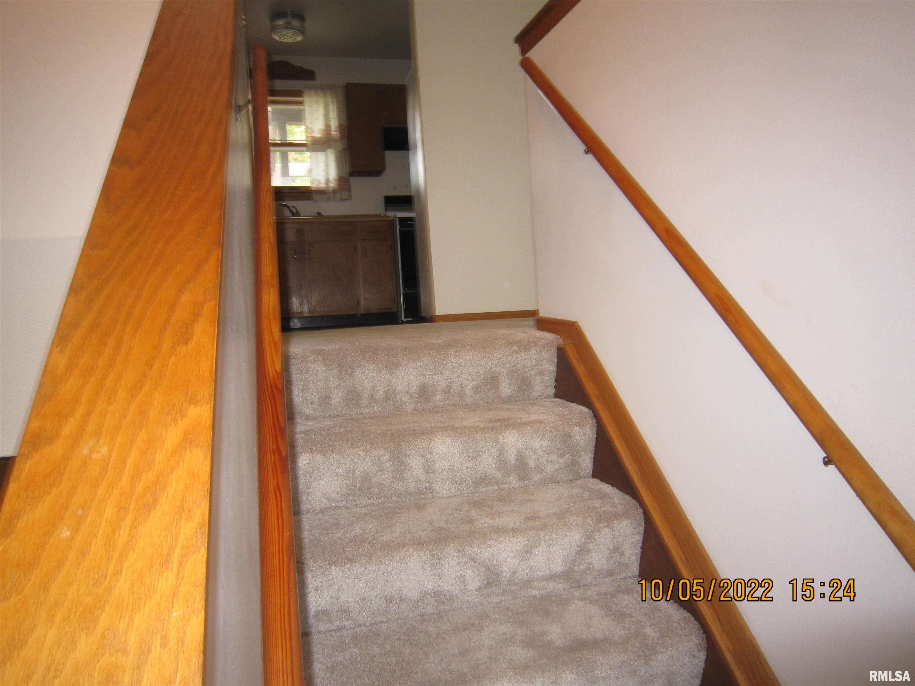 8119 10th Street West Rock Island, IL 61201 - Photo 2 of 47