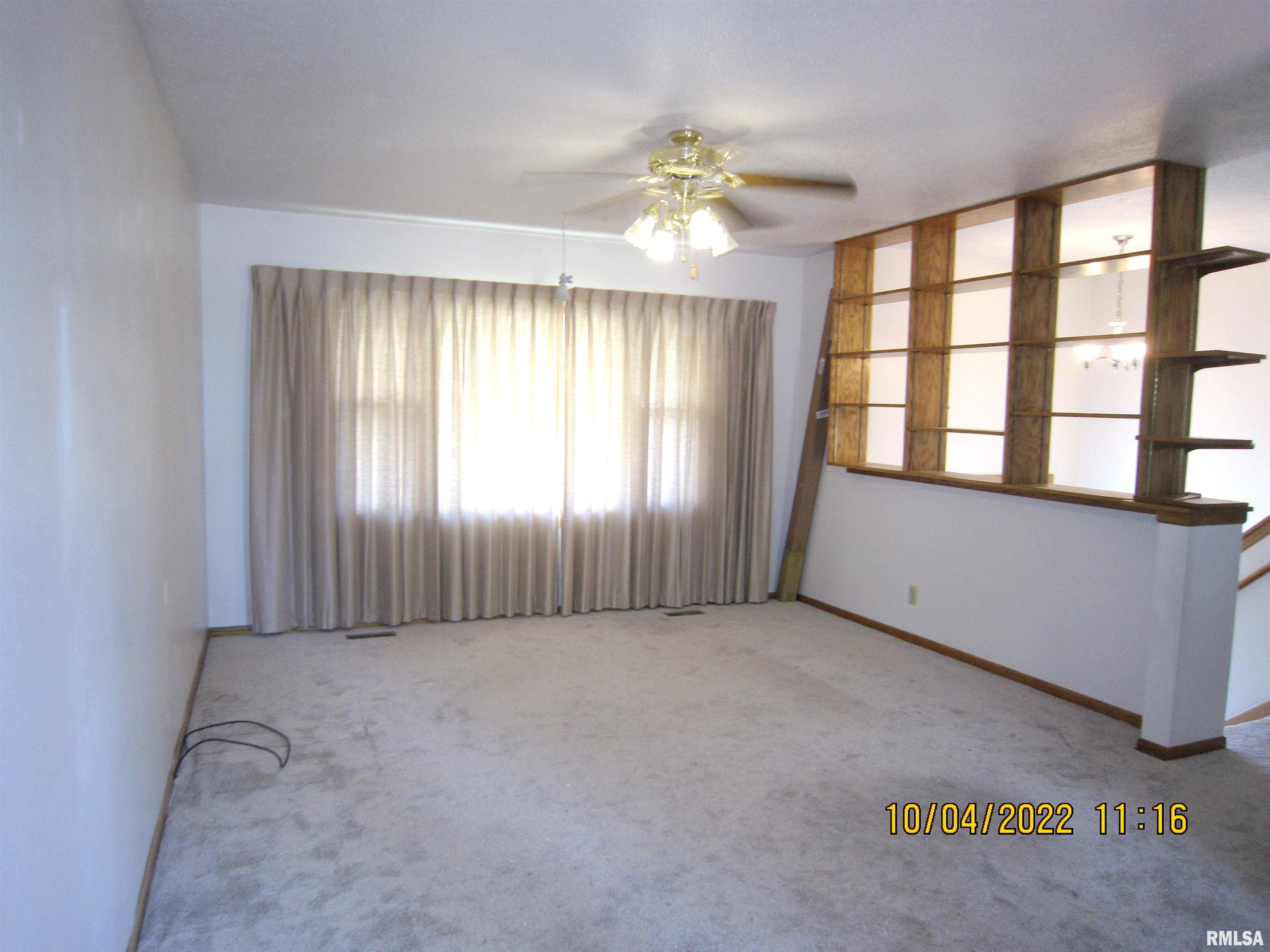 8119 10th Street West Rock Island, IL 61201 - Photo 3 of 47