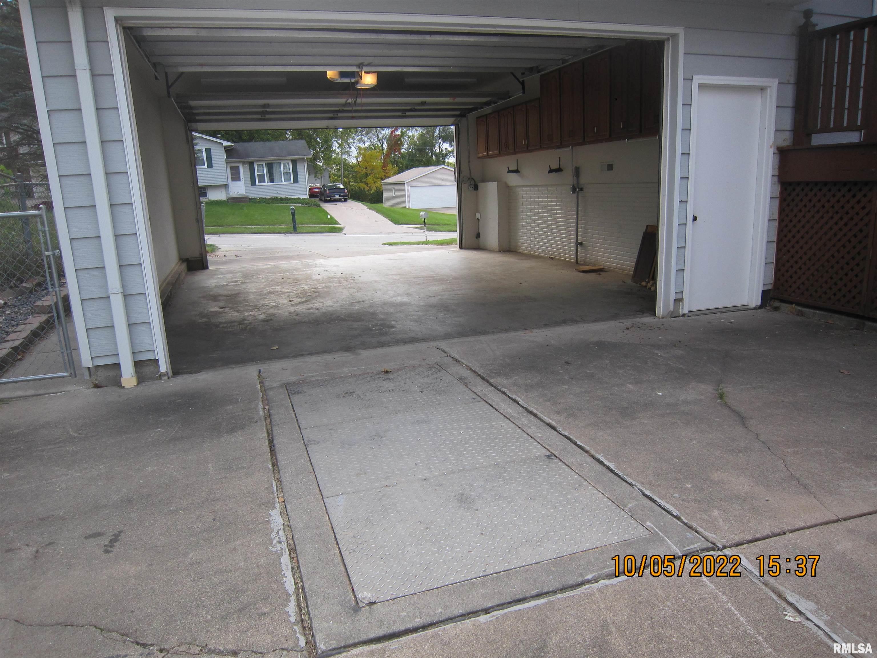 8119 10th Street West Rock Island, IL 61201 - Photo 31 of 47