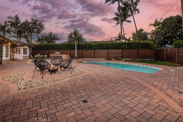 $2,999,000 | 1430 La Perla Avenue, Long Beach, CA 90815