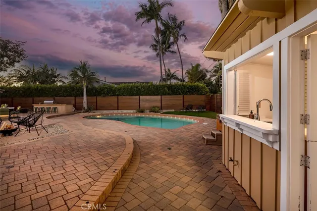 $2,999,000 | 1430 La Perla Avenue, Long Beach, CA 90815