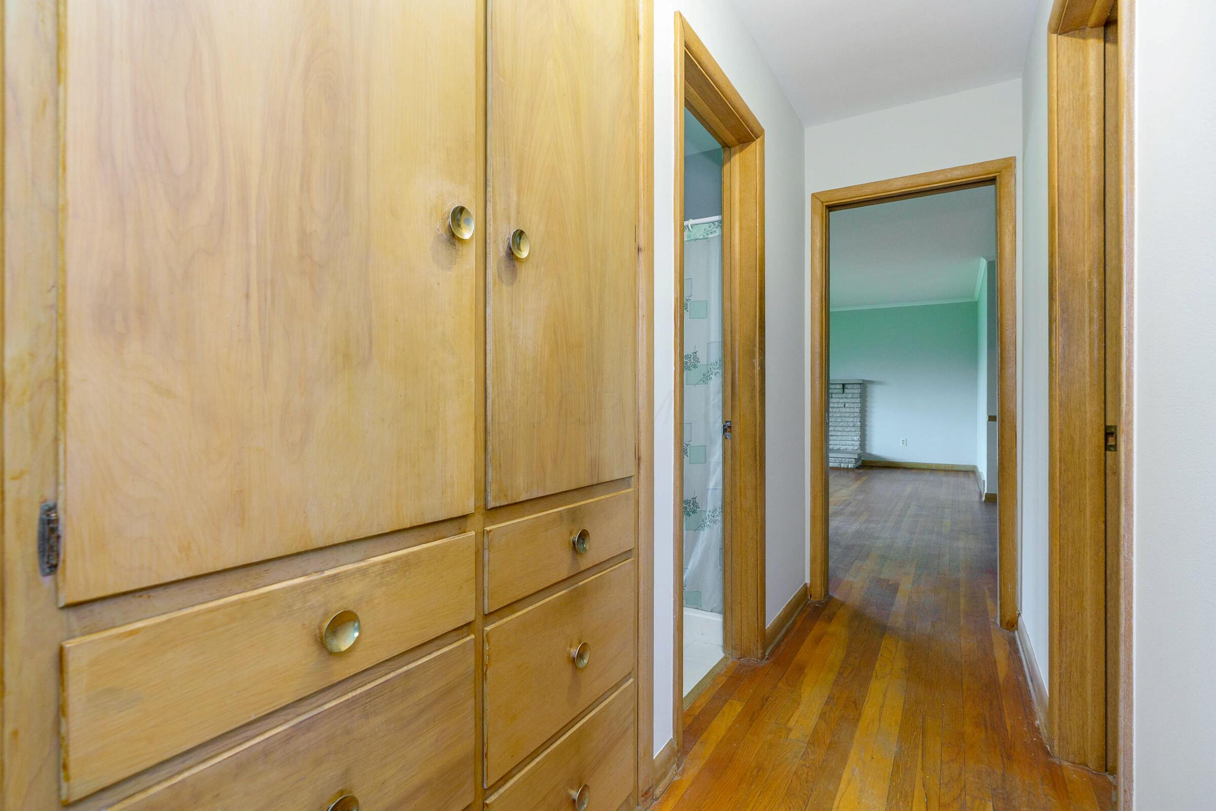 2940 Belmar Road Columbus, OH 43209 - Photo 17 of 32 Hallway