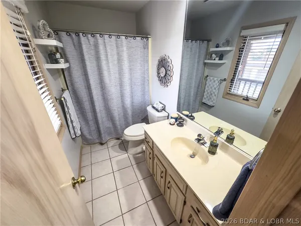$384,000 | 70 Sunrise Ridge Drive, Unit 633, Sunrise Beach, MO 65079