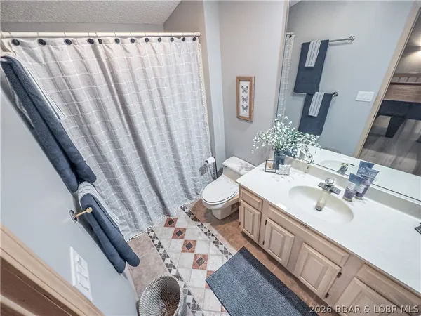 $384,000 | 70 Sunrise Ridge Drive, Unit 633, Sunrise Beach, MO 65079