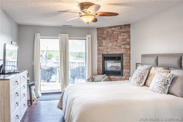 $384,000 | 70 Sunrise Ridge Drive, Unit 633, Sunrise Beach, MO 65079