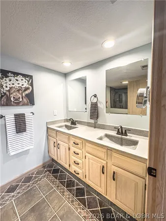 $384,000 | 70 Sunrise Ridge Drive, Unit 633, Sunrise Beach, MO 65079